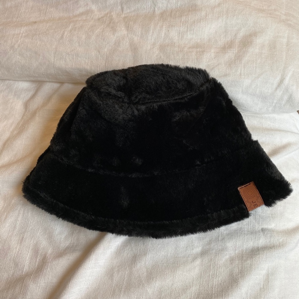 Urban outfitters black fur bucket hat